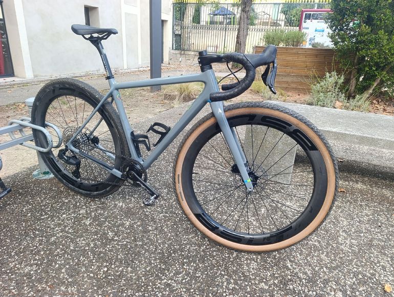Open WI.DE. Force/Eagle AXS 2022 2022 Road & Gravel usato, Grigio chiaro — immagine 3 di 3