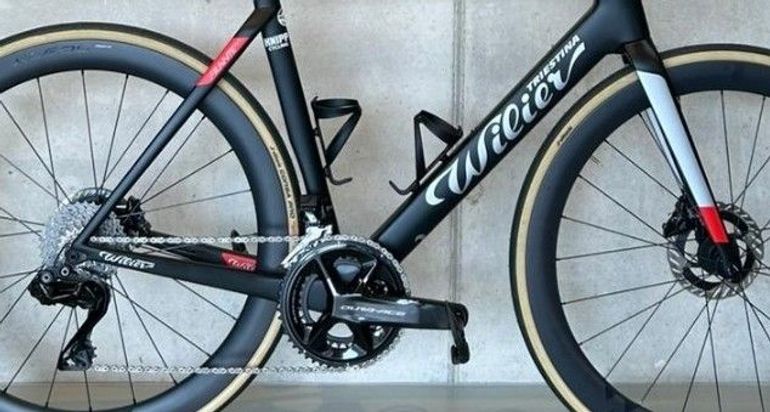 Tweedehands Wilier Filante Shimano Dura Ace Di2 2025 Road & Gravel — afbeelding 2 van 3