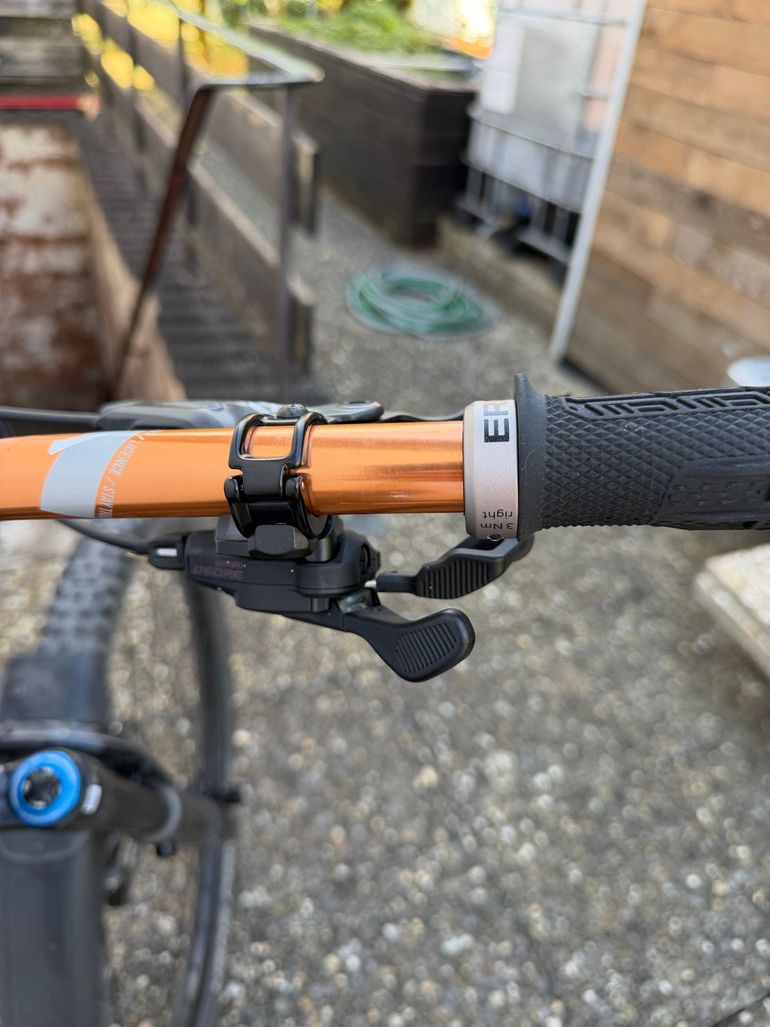 Canyon Neuron:ON CF 7 2024 2024 Mountainbike usato, Grigio chiaro — immagine 25 di 33