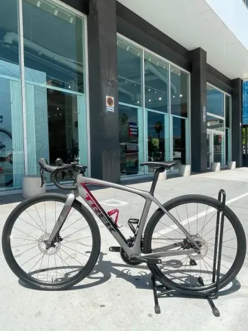Trek Domane SL 5 Gen 4 2024 2024 Road & Gravel d'occasion