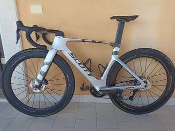 Scott Foil RC 10 2024 2024 Road & Gravel usato, Grigio chiaro — immagine 2 di 6