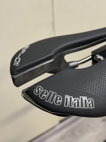 Tweedehands Pinarello F7 Sram Red 2025 Road & Gravel — afbeelding 9 van 12