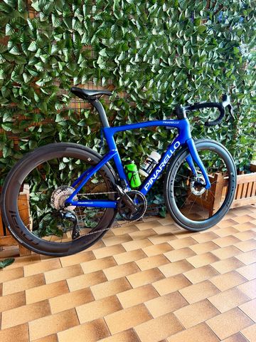 Pinarello F7 ULTEGRA Di2 2026 2026 Road & Gravel usato