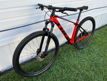 Used Trek Procaliber 9.5 2024 2024 Mountainbike, Red, 29 — image 5 of 5