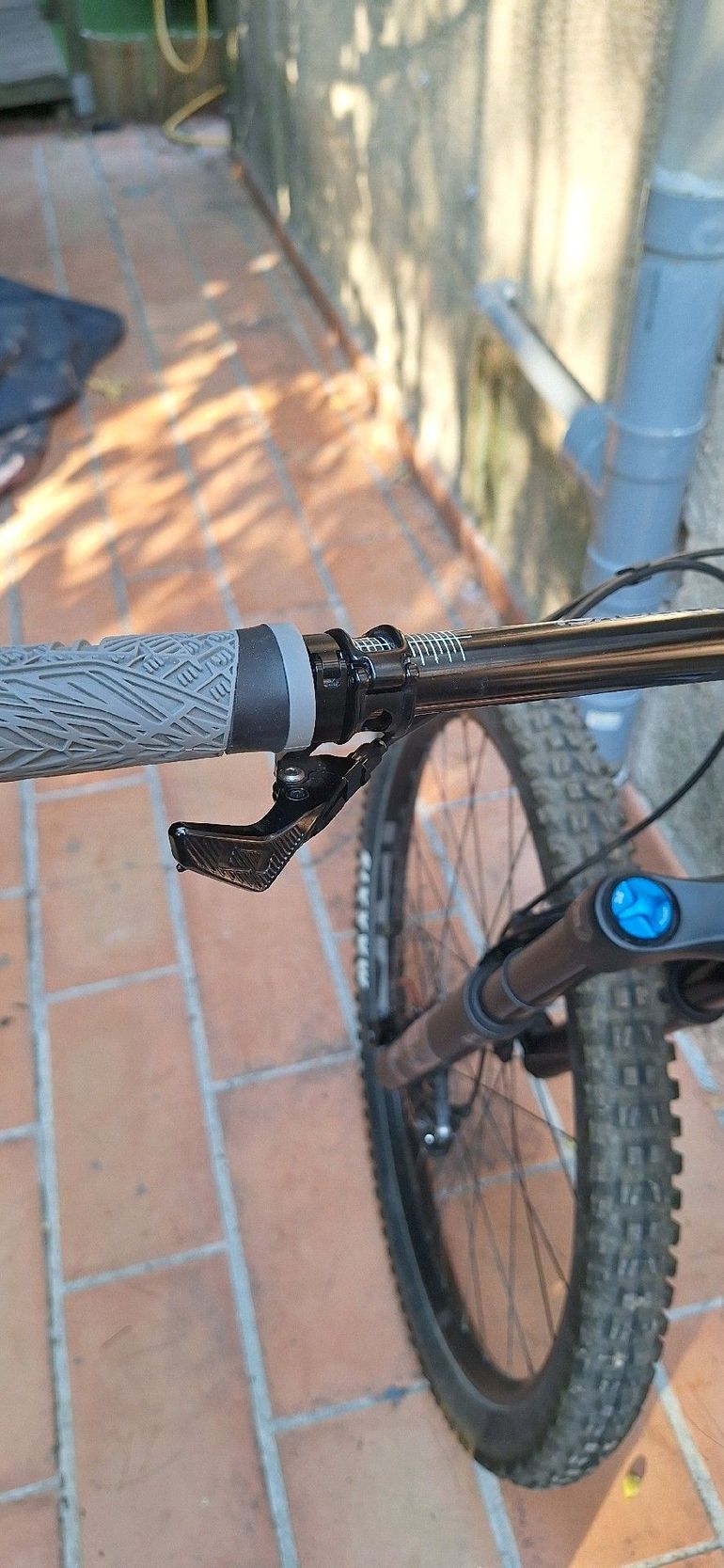 Used Mondraker FOXY 2023 2023 Mountainbike, Light Gray — image 21 of 24