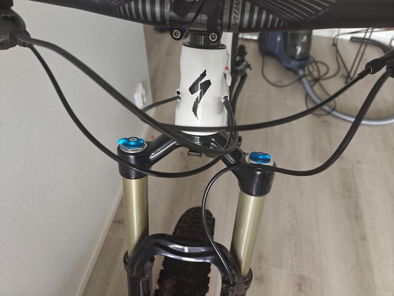 Used Specialized Stumpjumper SRAM GX 2017 Mountainbike, White — image 3 of 12