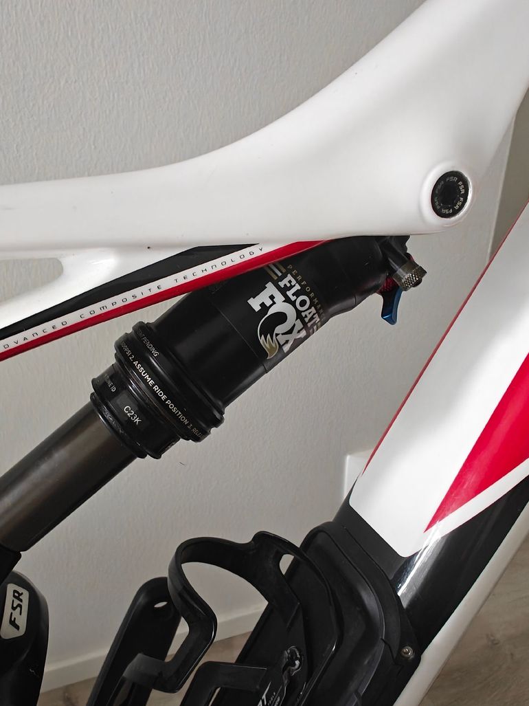 Used Specialized Stumpjumper SRAM GX 2017 Mountainbike, White — image 8 of 12