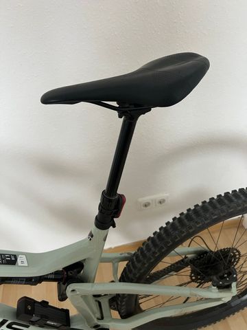 Used Focus JAM 6.8 2024 2024 Mountainbike, Light Gray, 29 — image 3 of 5