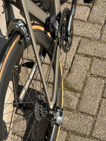 Used Trek Madone 9.5 2017 2017 Road & Gravel, Light Gray — image 36 of 86