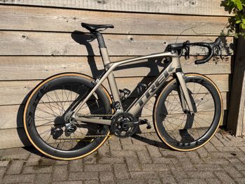 Used Trek Madone 9.5 2017 2017 Road & Gravel, Light Gray — image 34 of 86