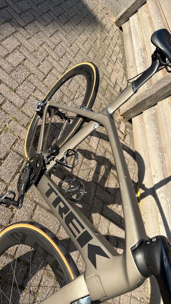 Used Trek Madone 9.5 2017 2017 Road & Gravel, Light Gray — image 50 of 86