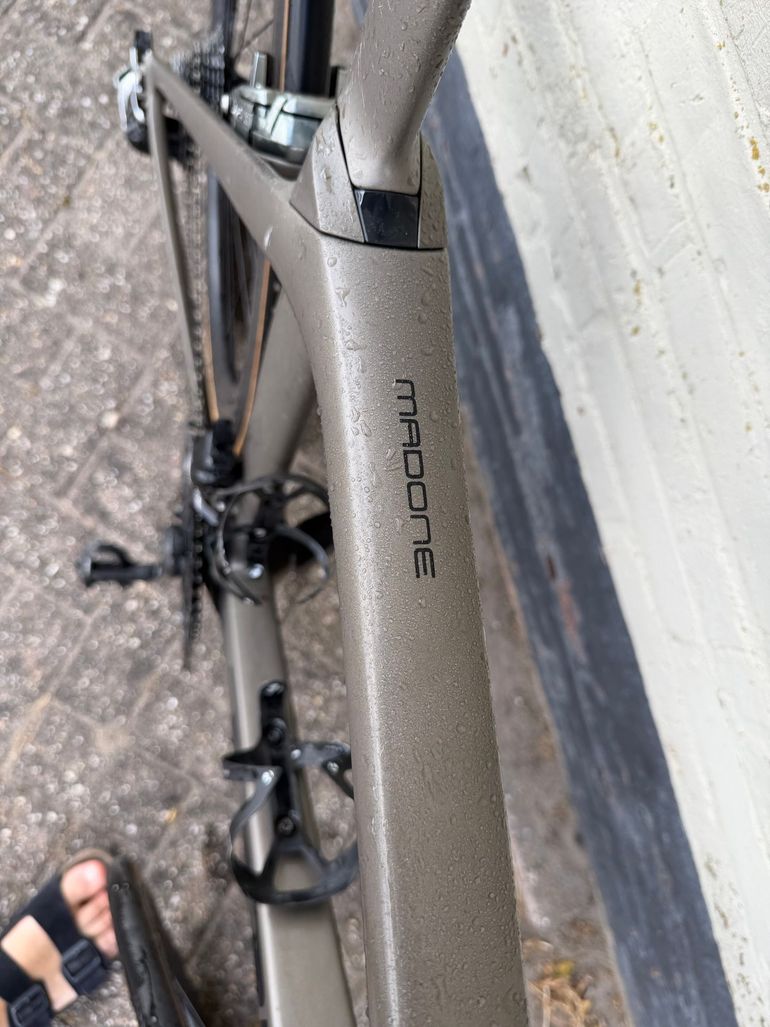 Used Trek Madone 9.5 2017 2017 Road & Gravel, Light Gray — image 7 of 8