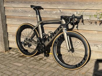 Used Trek Madone 9.5 2017 2017 Road & Gravel, Light Gray — image 78 of 86