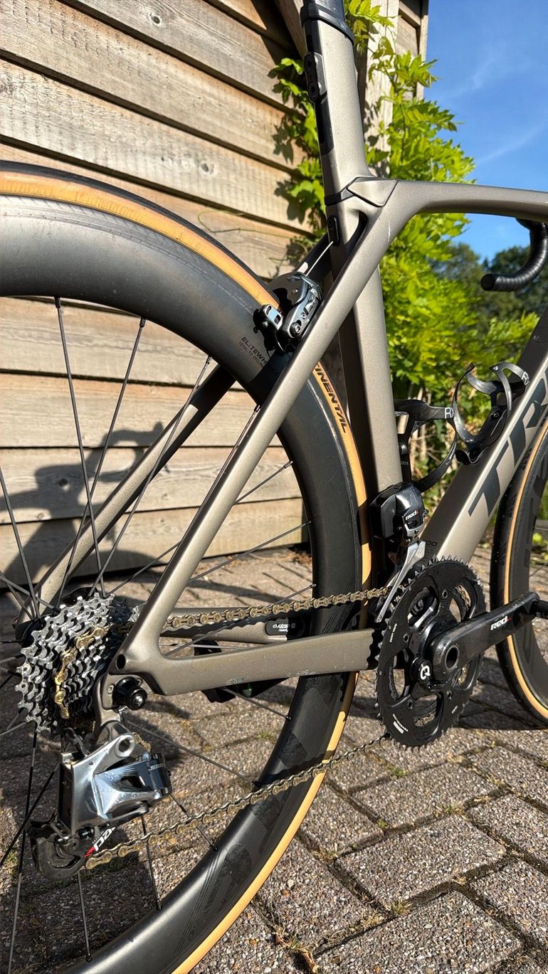 Used Trek Madone 9.5 2017 2017 Road & Gravel, Light Gray — image 57 of 86