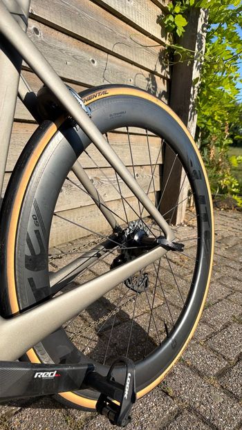 Used Trek Madone 9.5 2017 2017 Road & Gravel, Light Gray — image 65 of 86