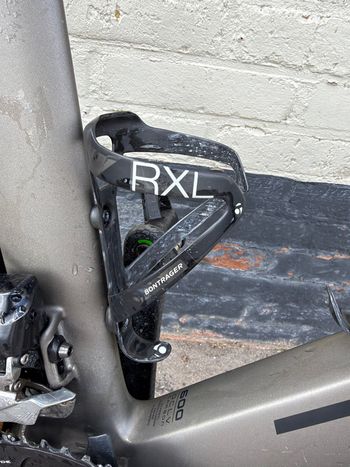 Used Trek Madone 9.5 2017 2017 Road & Gravel, Light Gray — image 4 of 8