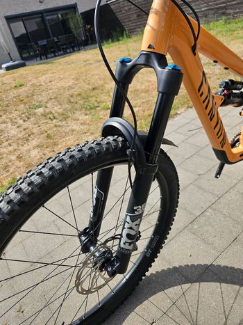 Canyon Spectral 6 2024 2024 Mountainbike usato, Arancione — immagine 6 di 14