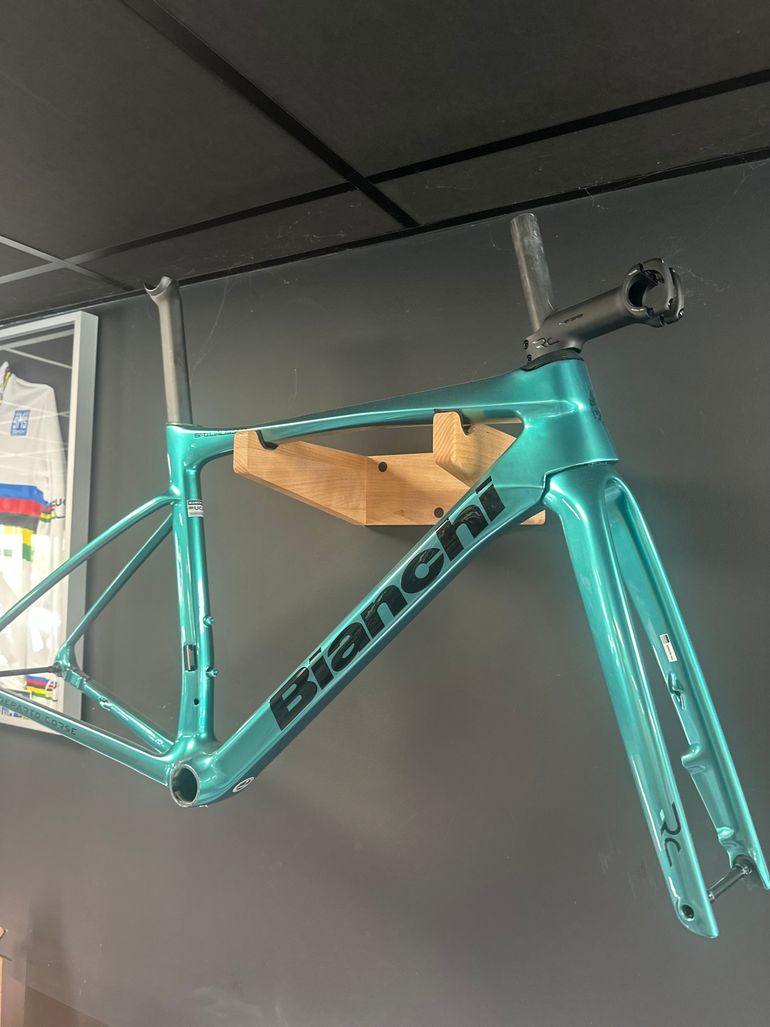 Used Bianchi Specialissima PRO - Frameset 2026 Frameset 2026 Road & Gravel, Green — image 2 of 3