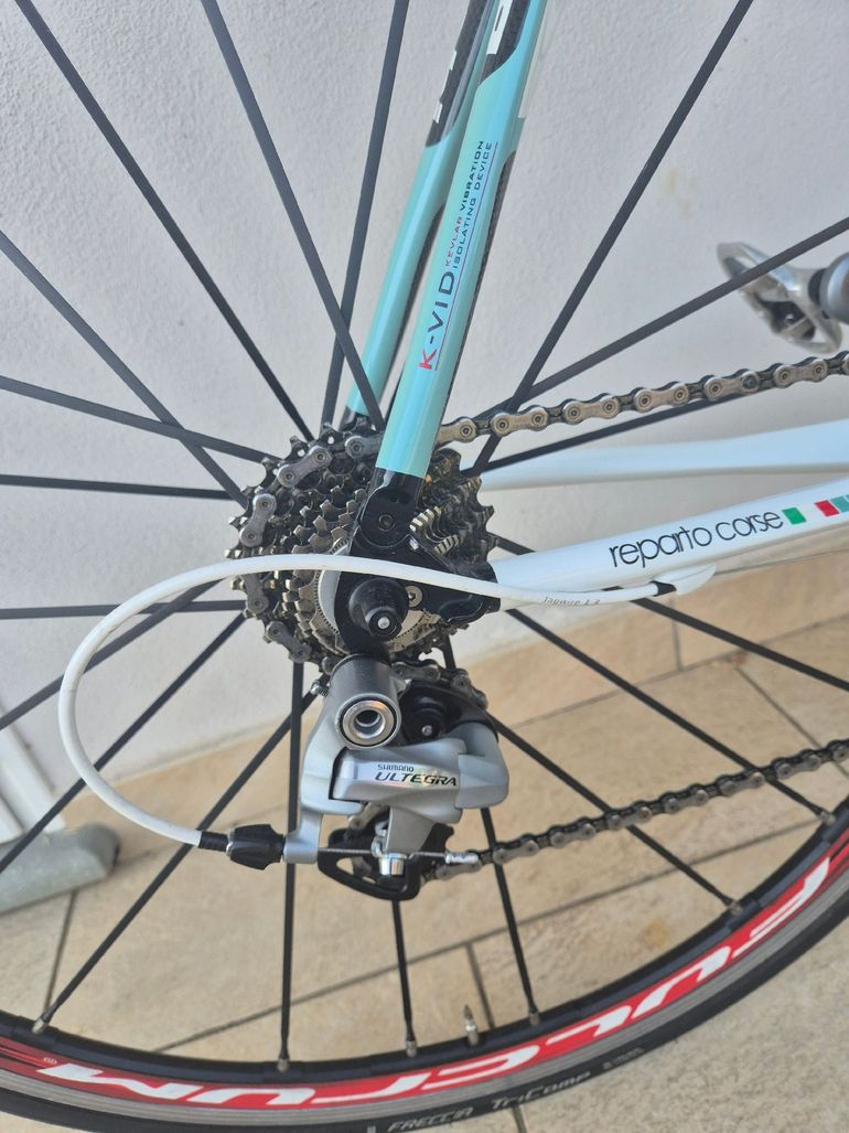 Brugt Bianchi Infinito Ultegra Compact 2013 2013 Road & Gravel — billede 3 af 10
