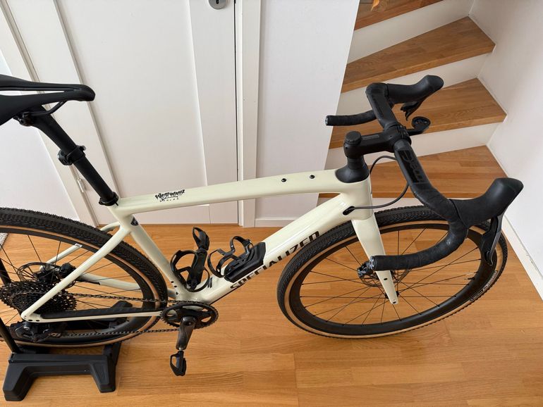 Używany Specialized Diverge SRAM Force eTap AXS 2023 Road & Gravel — zdjęcie 6 z 8