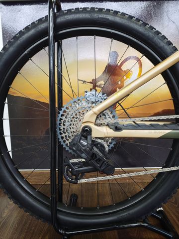 Used Orbea WILD H20-EAGLE 2024 2024 Mountainbike, Green, 29 — image 2 of 11