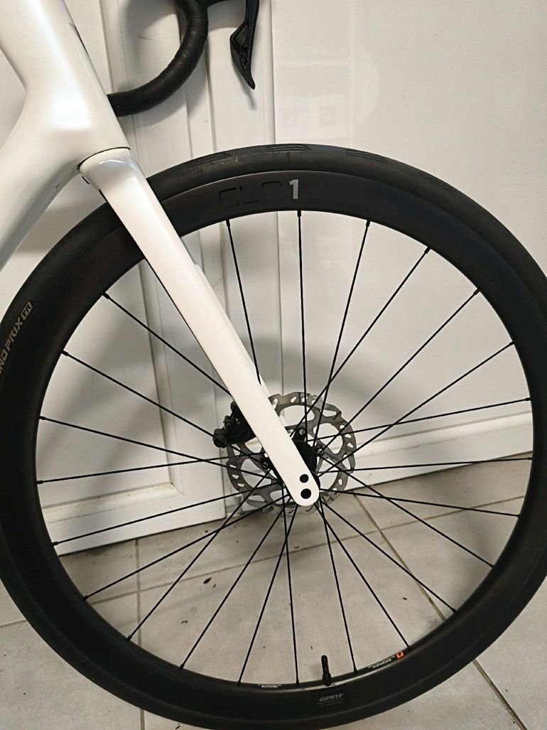 Gebrauchtes Giant Defy Advanced Pro 1 2024 2024 Road & Gravel, Weiß — Bild 15 von 19