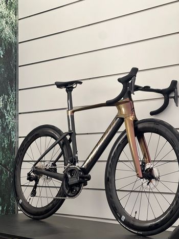 Merida REACTO 8000 2027 2027 Road & Gravel usato