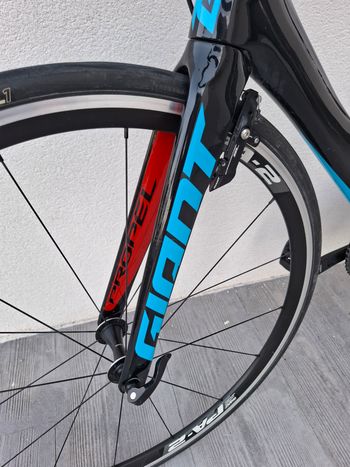 Used Giant Propel Advanced 2 2016 2016 Road & Gravel, Black — image 4 of 5