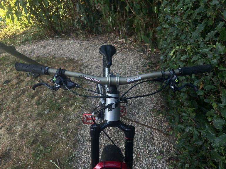 Propain Tyee AL 29 Start 2022 2022 Mountainbike usato, Grigio chiaro — immagine 4 di 7