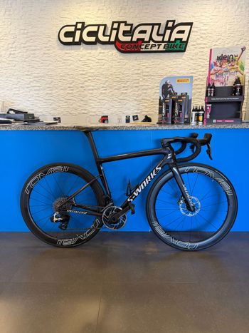 Tweedehands Specialized Tarmac SRAM Red eTap AXS 2024 Road & Gravel