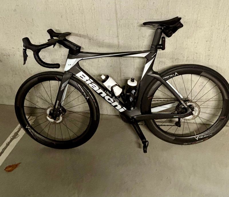 Použité Bianchi Oltre PRO SHIMANO ULTEGRA DI2 2024 2024 Road & Gravel
