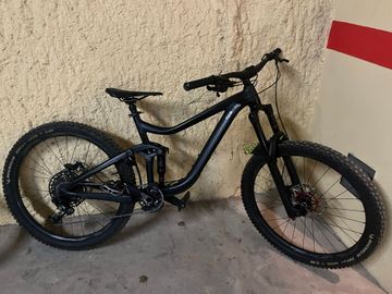 Used Giant Reign 2 2019 2019 Mountainbike, Black, 27.5 — image 5 of 6