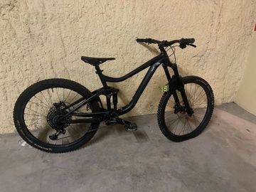 Used Giant Reign 2 2019 2019 Mountainbike, Black, 27.5 — image 6 of 6