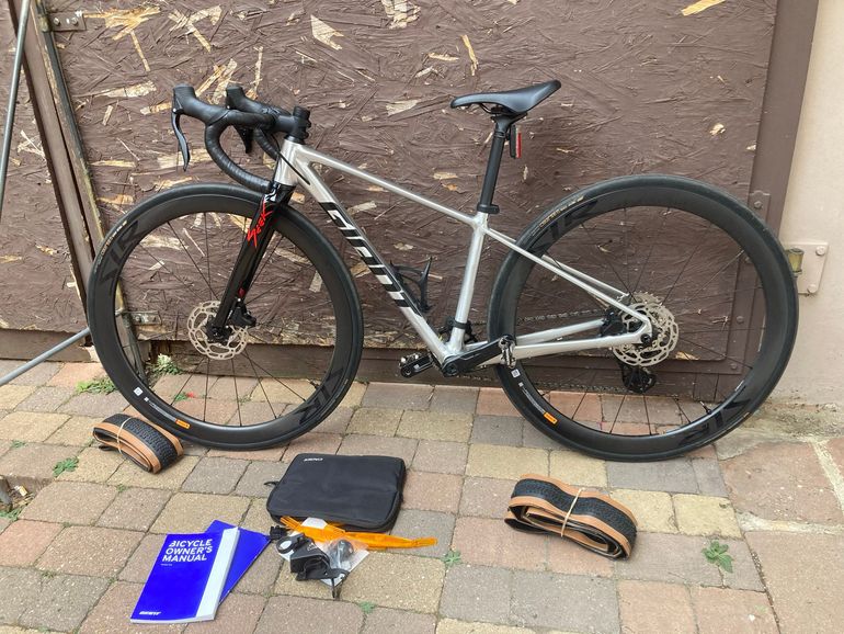 Used Giant Seek Other 2026 Road & Gravel, Light Gray — image 2 of 4
