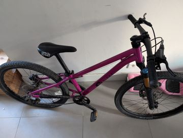 Used KU Bikes 24S Disc 2023 Mountainbike, Purple — image 4 of 7