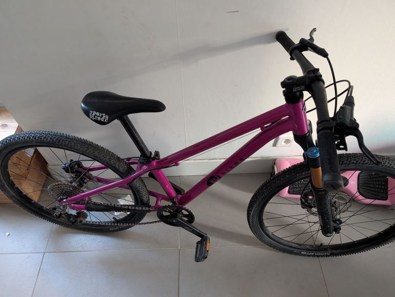 Gebrauchtes KU Bikes 24S Disc 2023 Mountainbike, Violett — Bild 4 von 7