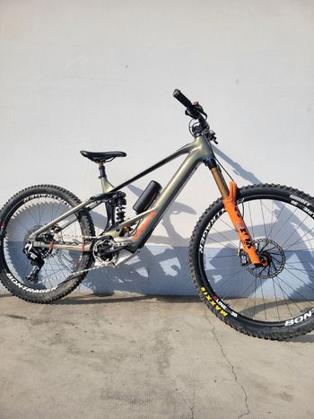 Tweedehands Orbea WILD H10 2025 2025 Mountainbike — afbeelding 1 van 8