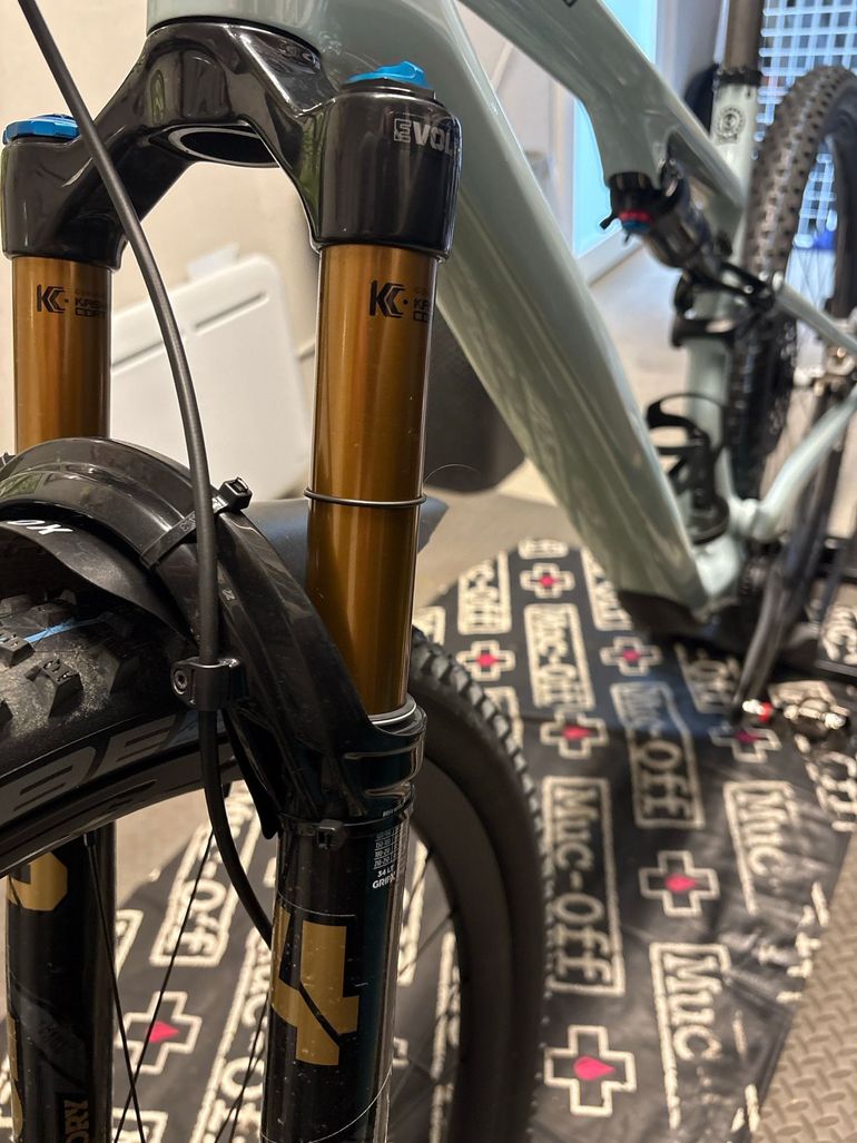 Used Specialized Epic SRAM GX Eagle AXS 2025 Mountainbike, Blue — image 3 of 8