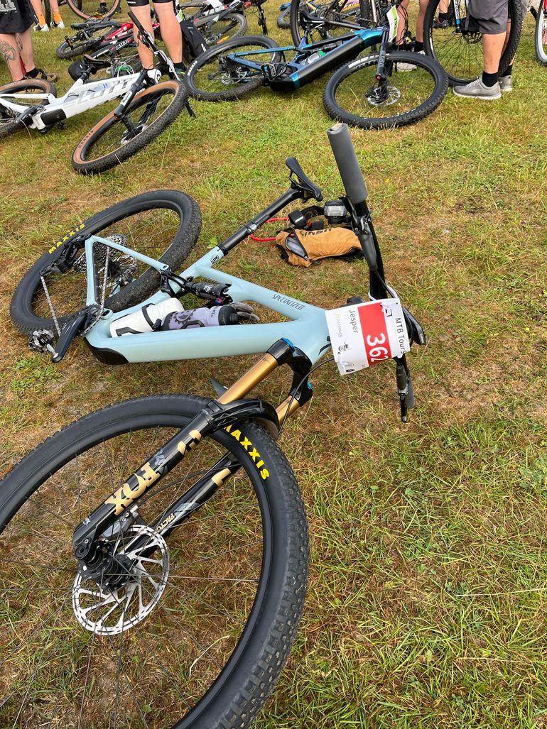 Used Specialized Epic SRAM GX Eagle AXS 2025 Mountainbike, Blue — image 8 of 8