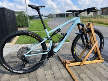 Used Specialized Epic SRAM GX Eagle AXS 2025 Mountainbike, Blue — image 7 of 8