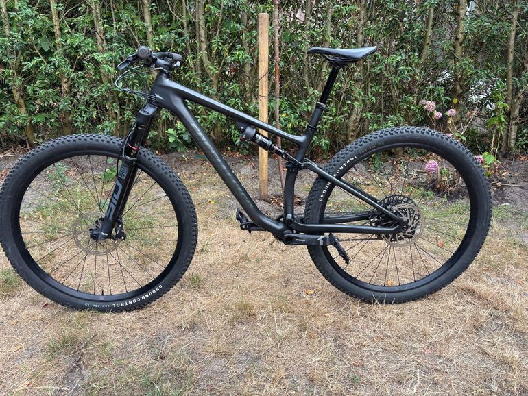 Použité Specialized Epic EVO Comp 2022 2022 Mountainbike — obrázek 2 z 16
