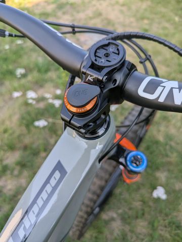 Used Ibis Cycles Custom Shimano Deore XT 2022 Mountainbike, Light Gray — image 8 of 11