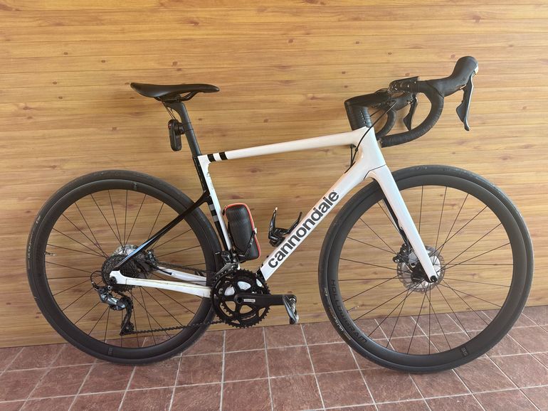 Used Cannondale SuperSix EVO Shimano Ultegra 2022 Road & Gravel, White — image 2 of 5