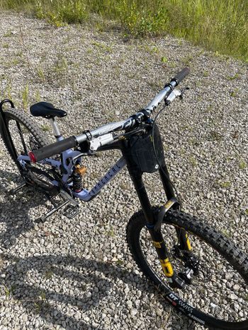 Commencal Custom SRAM GX DH 2024 Mountainbike d'occasion — image 2 sur 5