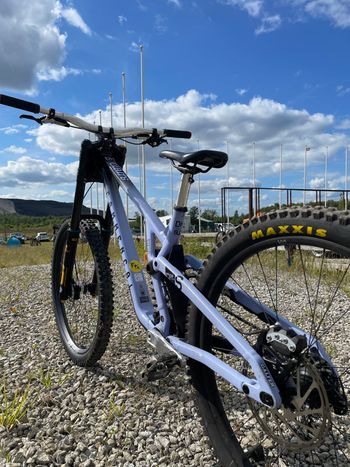 Commencal Custom SRAM GX DH 2024 Mountainbike d'occasion — image 4 sur 5