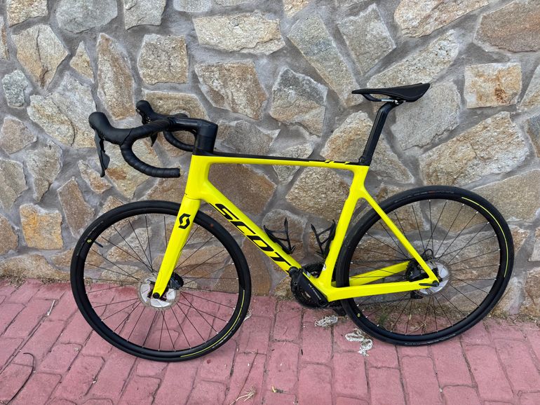 Scott Addict RC 30 2021 2021 Road & Gravel usato, Arancione — immagine 2 di 5