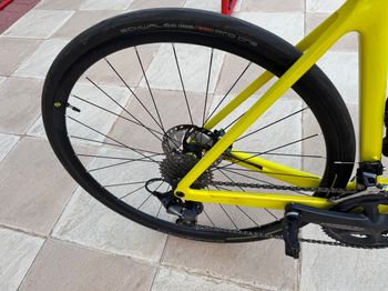 Scott Addict RC 30 2021 2021 Road & Gravel usato, Arancione — immagine 3 di 5