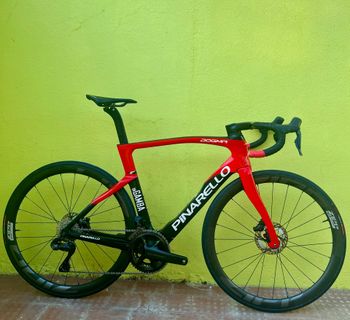 Käytetty Pinarello Dogma F Disc 2023 2023 Road & Gravel