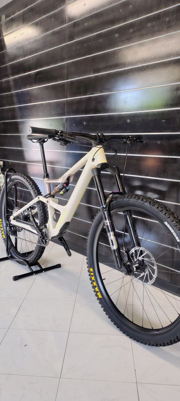 Orbea Occam LT M10 2026 2026 Mountainbike usato, Bianco — immagine 4 di 9