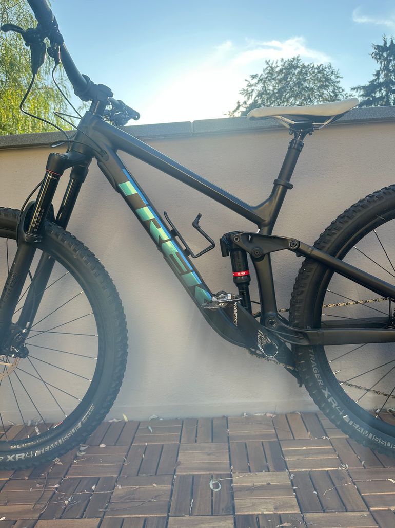 Used Trek Slash 8 2019 2019 Mountainbike, Black, 29 — image 6 of 17